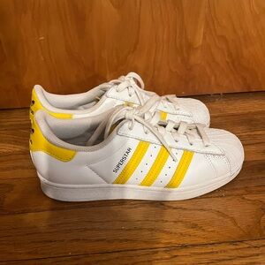 Adidas Women’s Superstar - White Hazy Yellow